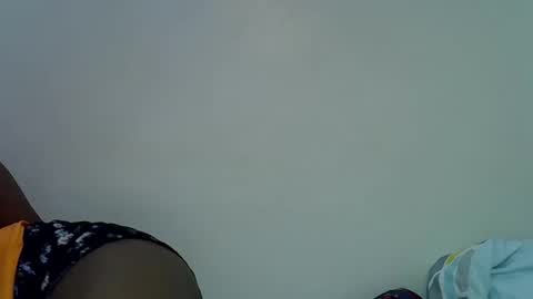 sweet_brown9 online show from October 17, 2025, 10:01 pm