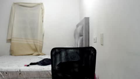 Snapshot of sweet_bunnyxx chatting on October 25, 2025, 4:09 am dulce online show from October 25, 2025, 4:09 am