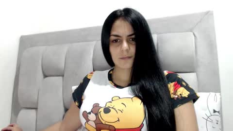 Snapshot of sweet_bunnyxx chatting on November 2, 2025, 3:53 am dulce online show from November 2, 2025, 3:53 am