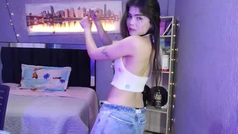 Candy online show from November 14, 2025, 3:33 pm