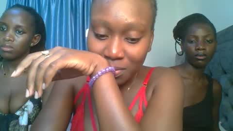 Camila online show from December 17, 2025, 11:27 am