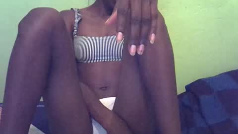 sweet_candie01 online show from November 11, 2025, 1:33 pm