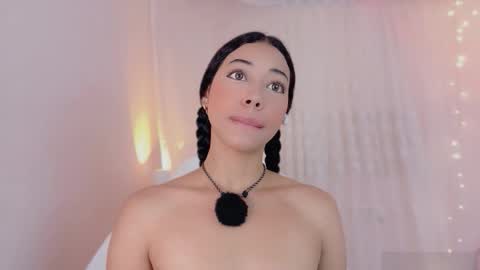 Snapshot of sweet_carine chatting on March 2, 2026, 12:56 pm camil online show from March 2, 2026, 12:56 pm