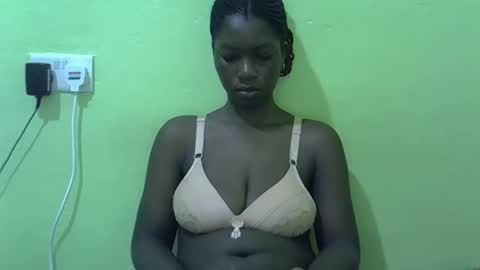 sweet_cherie1 online show from April 22, 2026, 7:22 am