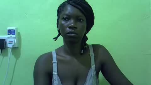 sweet_cherie1 online show from May 18, 2026, 5:35 am