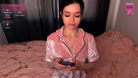 Snapshot of sweet_cherry1808 chatting on October 17, 2025, 3:03 pm Sofia online show from October 17, 2025, 3:03 pm