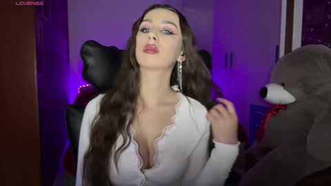 Sweet Cherry online show from February 5, 2026, 9:30 pm