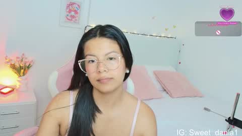 sweet_dania_ online show from September 20, 2025, 9:54 am