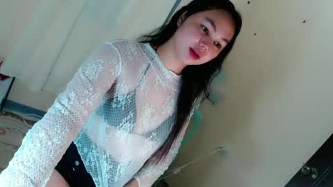 Snapshot of sweet_danicaa chatting on June 2, 2026, 2:24 am danice online show from June 2, 2026, 2:24 am