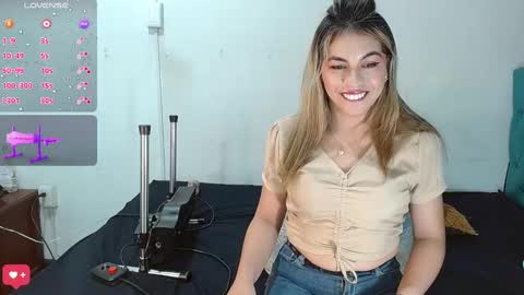 Snapshot of sweet_devil2 chatting on January 25, 2025, 4:35 pm kandy muller online show from January 25, 2025, 4:35 pm