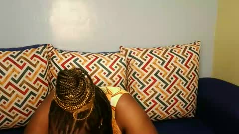 sweet_dollo online show from October 30, 2025, 4:30 pm