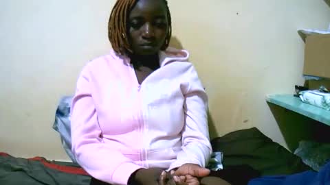 Snapshot of sweet_elena24 chatting on October 6, 2025, 9:45 pm shillah online show from October 6, 2025, 9:45 pm