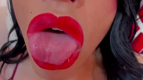 sweet_eliizabeth online show from May 4, 2026, 12:45 pm