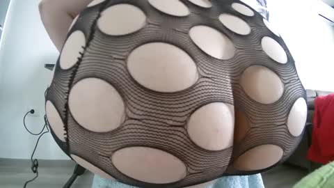           online show from February 26, 2025, 10:15 am