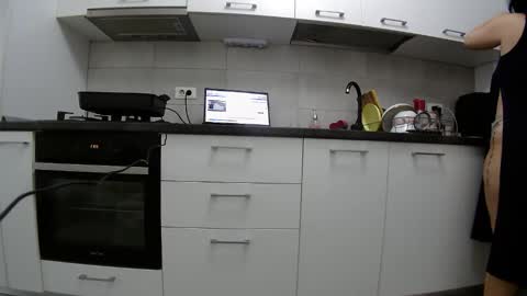           online show from November 27, 2025, 6:26 am