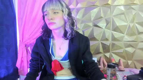  emmili  online show from December 2, 2024, 12:18 pm
