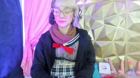  emmili  online show from December 5, 2024, 12:22 pm