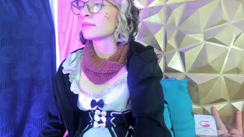  emmili  online show from December 5, 2024, 3:28 pm