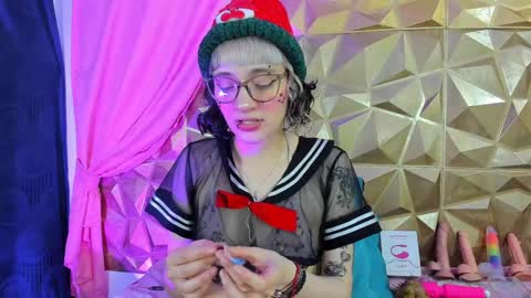  emmili  online show from December 12, 2024, 12:22 pm