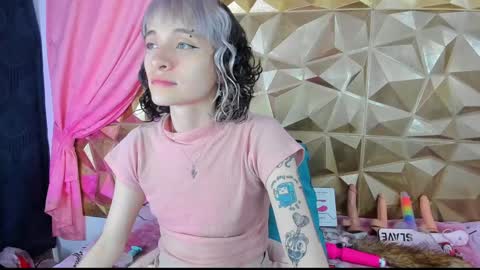  emmili  online show from January 31, 2025, 12:18 pm