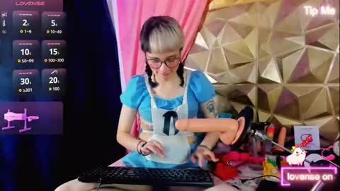 Snapshot of sweet_emmili chatting on October 2, 2025, 12:45 pm  emmili  online show from October 2, 2025, 12:45 pm