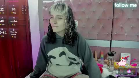  emmili  online show from December 3, 2025, 12:03 pm