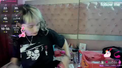  emmili  online show from March 5, 2026, 12:12 pm