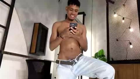 sweet_ethan_ online show from December 19, 2025, 3:35 am