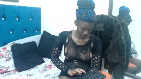 sweet_facexx online show from September 8, 2025, 6:29 pm