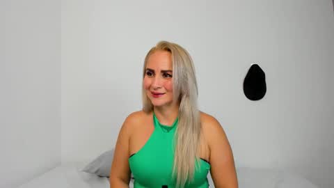 sweet_flower_yb online show from March 19, 2026, 9:30 pm