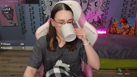 Snapshot of sweet_frosty chatting on September 25, 2025, 4:27 am Alice online show from September 25, 2025, 4:27 am