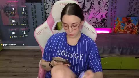 Snapshot of sweet_frosty chatting on October 3, 2025, 2:19 am Alice online show from October 3, 2025, 2:19 am