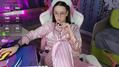 Snapshot of sweet_frosty chatting on October 20, 2025, 2:56 am Alice online show from October 20, 2025, 2:56 am