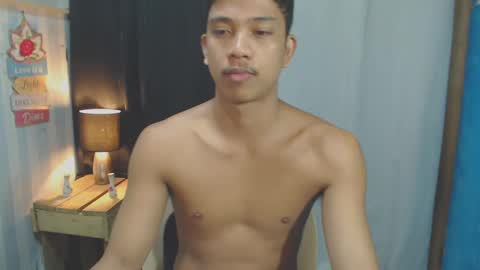 sweet_guyxx online show from December 10, 2024, 1:55 pm