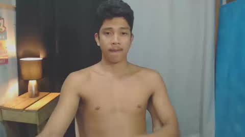 sweet_guyxx online show from January 5, 2025, 1:36 pm