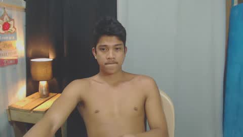 sweet_guyxx online show from January 7, 2025, 11:05 am