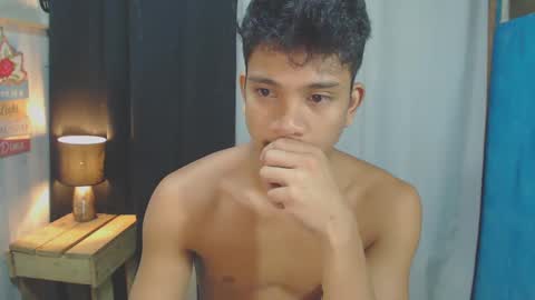 sweet_guyxx online show from January 28, 2025, 3:46 pm