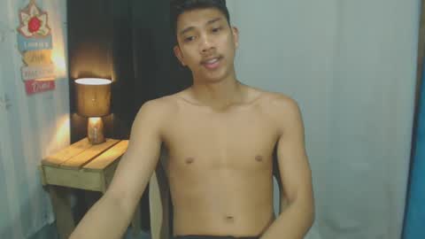 sweet_guyxx online show from January 30, 2025, 9:36 am