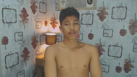 sweet_guyxx online show from February 22, 2025, 6:52 pm