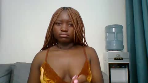 Snapshot of sweet_jenica chatting on October 22, 2025, 4:35 am ESTHER NEEMA online show from October 22, 2025, 4:35 am