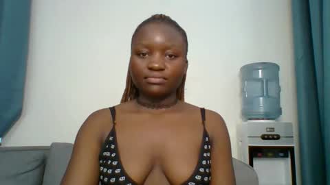 Snapshot of sweet_jenica chatting on October 30, 2025, 4:47 am ESTHER NEEMA online show from October 30, 2025, 4:47 am