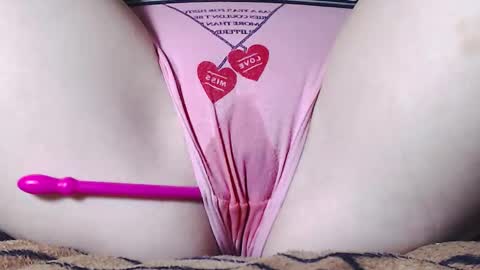 Snapshot of sweet_kitten25 chatting on December 13, 2024, 11:45 am Kitten online show from December 13, 2024, 11:45 am