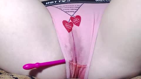 Snapshot of sweet_kitten25 chatting on February 6, 2025, 10:26 am Kitten online show from February 6, 2025, 10:26 am