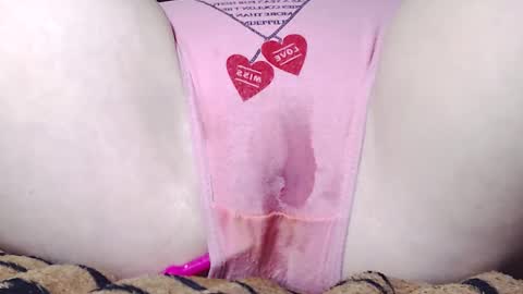 Snapshot of sweet_kitten25 chatting on February 8, 2025, 12:06 pm Kitten online show from February 8, 2025, 12:06 pm