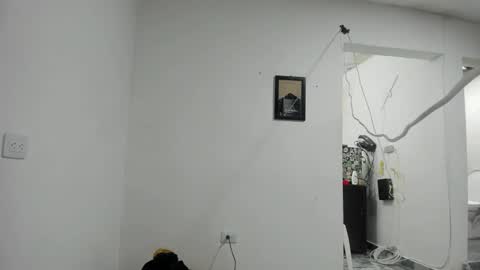 sweet_kitty_777 online show from April 24, 2026, 7:11 am