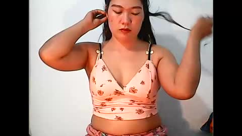 sweet_kris4u online show from February 17, 2025, 12:27 pm