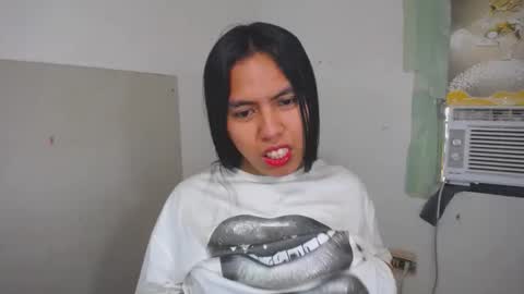 Snapshot of sweet_kyline69 chatting on October 29, 2025, 4:04 am sweet_kyline69 online show from October 29, 2025, 4:04 am