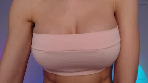Snapshot of sweet_lil_thing chatting on April 6, 2026, 7:53 am Jen online show from April 6, 2026, 7:53 am