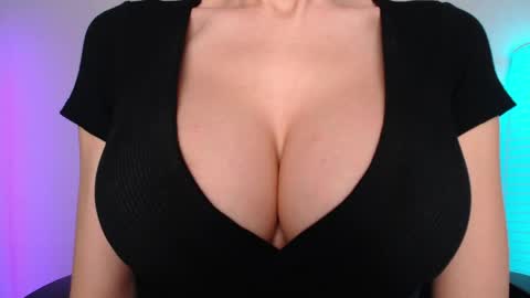 Snapshot of sweet_lil_thing chatting on April 13, 2026, 7:36 am Jen online show from April 13, 2026, 7:36 am
