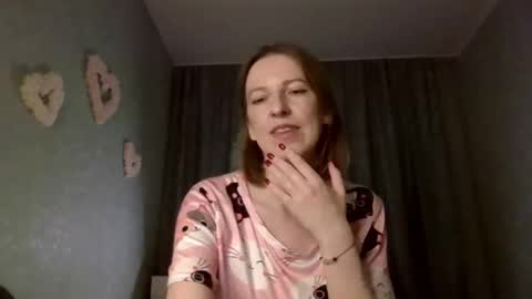 sweet_lilbunny online show from October 24, 2025, 2:35 pm